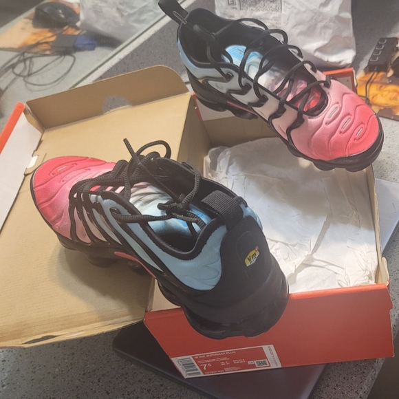 Nike Air VaperMax Plus - Picture 4 of 5